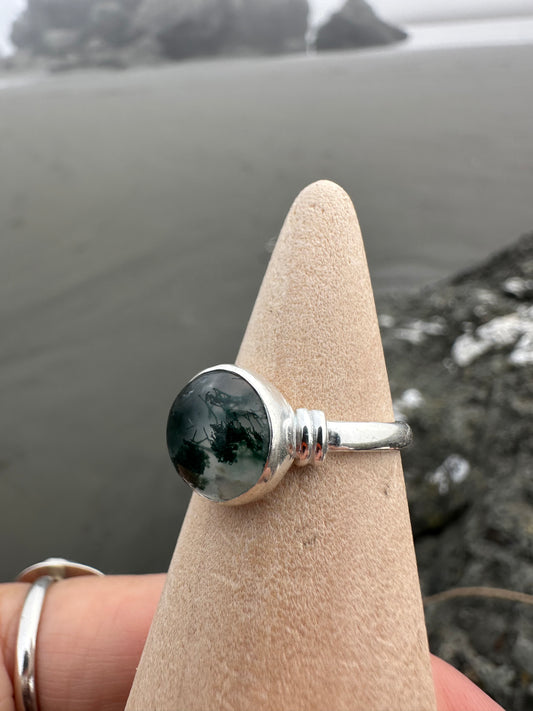 Moss Agate Cabochon 10mm, size 7