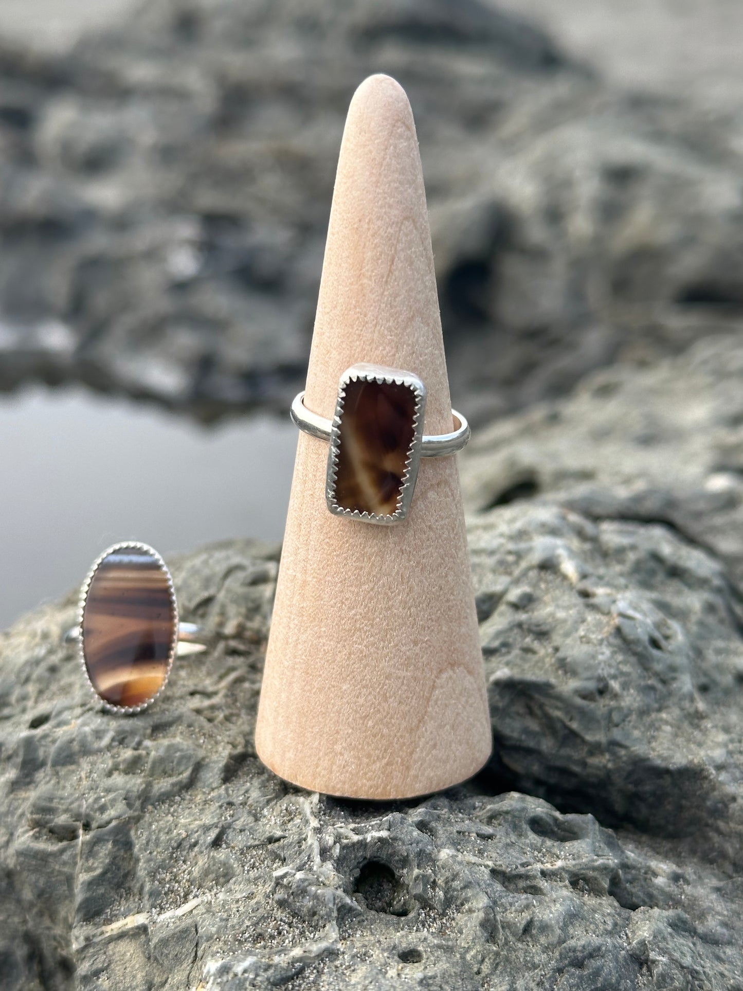 Simple Yellowstone River Agate, size 7