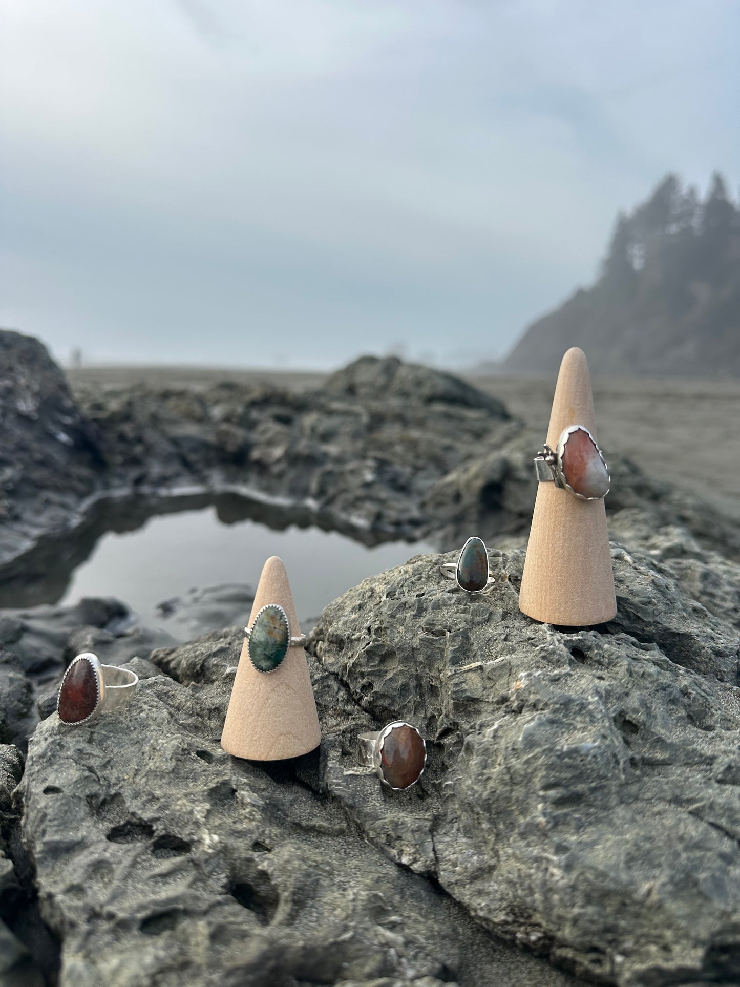 Butterfly, chunky band, River-found Oregon chalcedony with hematite staining, size 7